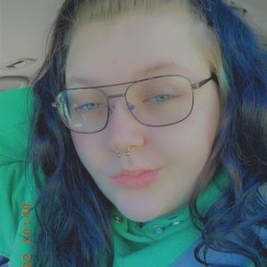 Meet your Posher, Lyci